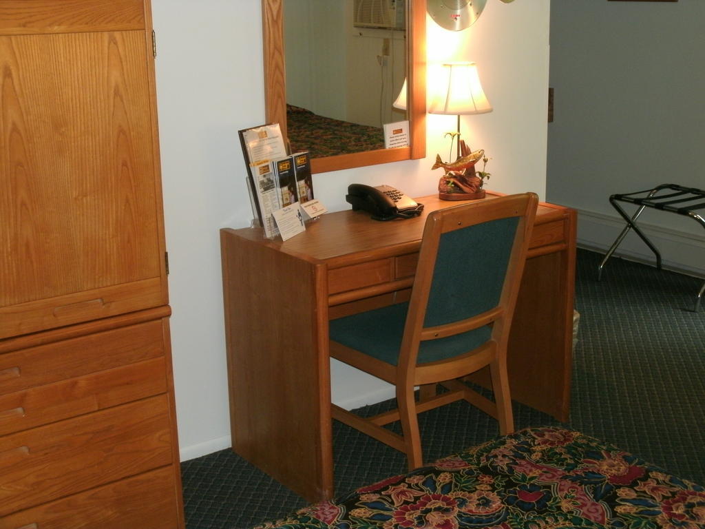 Budget Host Inn Ironwood Exterior foto